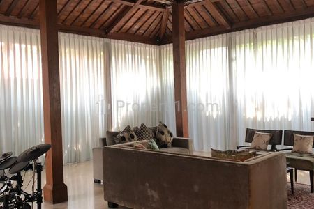Jual Rumah di Pondok Indah, Jakarta Selatan - Garasi 3 Mobil