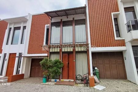 Jual Rumah 3 Lantai dengan Japanese Style di Sayap Dago Bandung Utara
