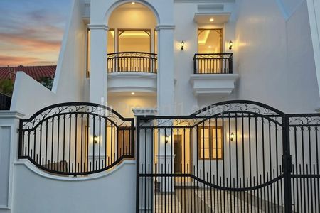 Dijual Rumah Baru Design Classic Siap Huni di Duren Sawit Jakarta Timur