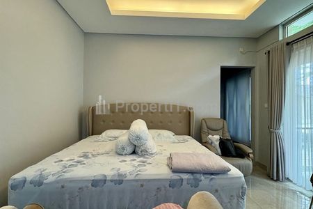 Jual Rumah Turun Harga di Lebak Bulus, Jakarta Selatan - 6+1 Kamar Tidur, Furnished