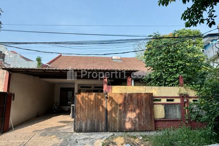 Dijual Rumah Ada Kolam Renang di Harapan Baru Regency Kota Bekasi
