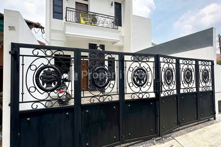 Dijual Rumah 2 Lantai di Cijantung, Pasar Rebo, Jakarta Timur Bebas Banjir