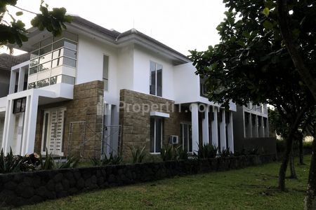 Jual Rumah Hoek Modern Cluster Utama Citraland Surabaya