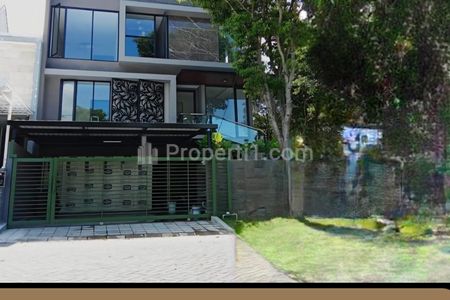 Dijual Rumah Baru Woodland Citraland Surabaya Barat Spesial Garasi Carport Masuk 6 Mobil - Bonus 4 Unit AC, Tandon Air, Pompa Air, Kanopy Rooftop