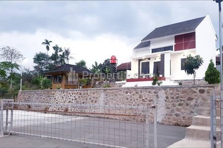 (BU) Dijual Rumah Villa Luas Bonus Lahan Kebun di Pacet Majalaya, Bandung, Jawa Barat