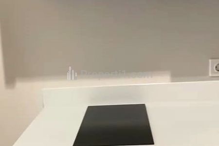 Sewa Apartemen Murah di Jakarta Pusat, Kemayoran, Gunung Sahari Selatan - Menara Jakarta Kemayoran - 1 BR Semi Furnish (1etwjulius6s)