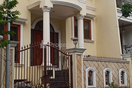 Dijual Rumah Mewah Megah Area Bebas Banjir Lingkungan Aman di Villa Permata Gading, Kelapa Gading, Jakarta Utara