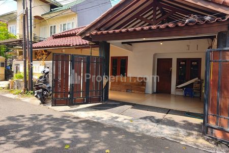 Rumah Strategis Langka di Tebet Barat Jarang Ada yang Jual Dekat dengan Taman Ecopark Tebet, Lebar Jalan 3 Mobil