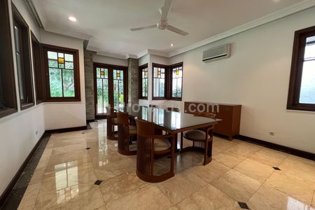 Disewakan Rumah 4 Kamar Tidur di Lebak Bulus, Jakarta Selatan