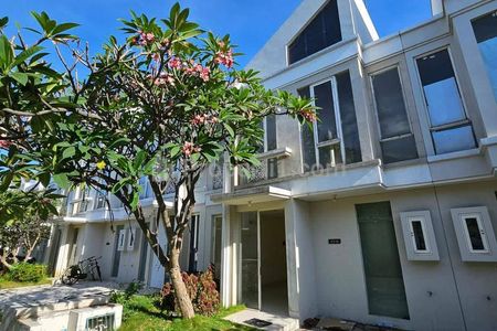 Dijual Rumah 2 Lantai Siap Huni Bebas Banjir di Grand Pakuwon Cluster Adelaide Manukan Tandes Surabaya 