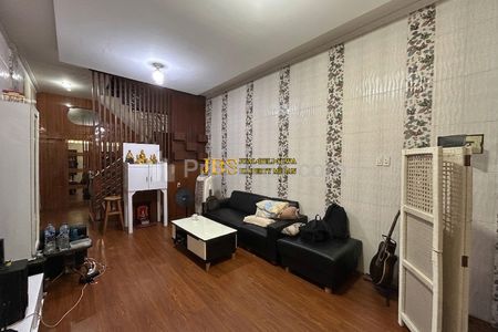 Jual Rumah 2,5 Tingkat Siap Huni di Komplek Cemara Residence - Medan