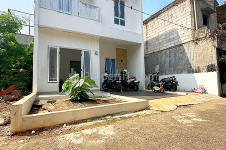 Dijual Rumah 2 Lantai Bebas Banjir di Kalisari, Pasar Rebo, Jakarta Timur