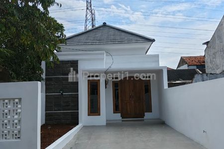 Dijual Rumah Baru Full Kusen Jati di Margahayu Raya Bandung - Strategis & Siap Huni!