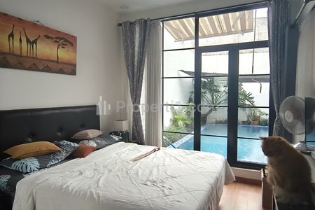 Jual Rumah Besar Plus Kolam Renang Pribadi di Arcamanik Kota Bandung Harga Murah