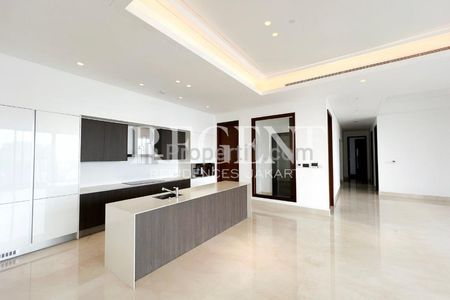 Disewakan Apartemen Regent Residences Jakarta 3+1 BR Unfurnish View SCBD