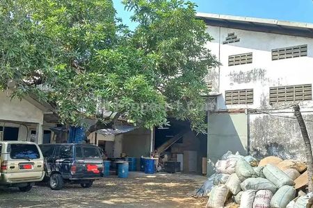 Jual Gudang 2 Lantai SHM Strategis di Kedinding Surabaya Utara