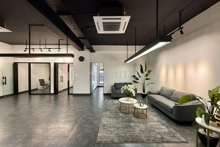 Disewakan Bangunan 2 Lantai di Pakubuwono, Kebayoran Baru, Jakarta Selatan