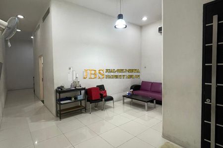 Jual Rumah 3,5 Tingkat Siap Huni di Komplek Cemara Asri Medan Jalan Kiwi