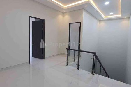 Sewa Rumah New Mezzanine Citraland Utama Surabaya Barat