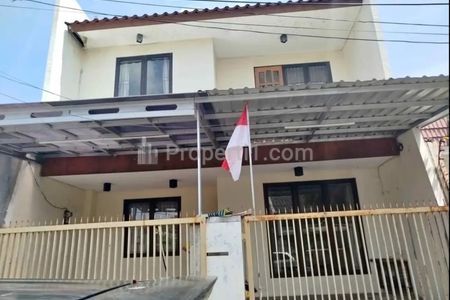 Sewa Rumah Strategis Tengah Kota Baratajaya Surabaya 