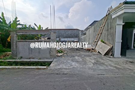 Jual Tanah Strategis Pinggir Jalan Aspal di Jl. Bantul Km 7 Sewon Yogyakarta