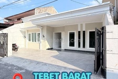 Dijual Cepat Rumah Tebet Barat Jakarta Selatan - Lokasi Strategis Nyaman Jalan 1 Mobil