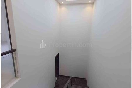 Jual Rumah New Mezzanine Citraland Utama Surabaya Barat