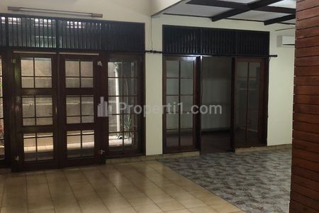 Disewakan Rumah LT 300 m2 di Sunter Jaya, Jakarta Utara Murah