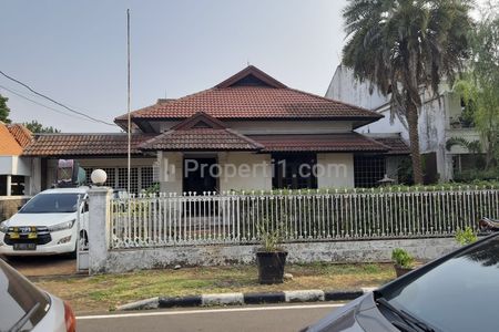 Dijual Rumah 2 Lantai di Jalan Tegal Menteng Jakarta Pusat