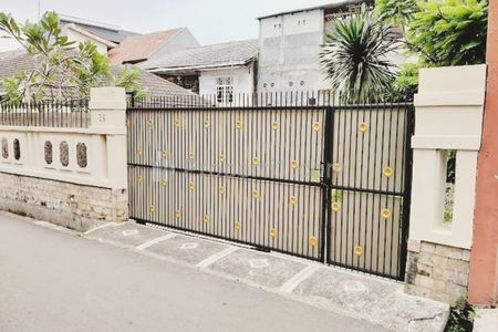 Dijual Rumah di Kebon Jeruk, Jakarta Barat - 4 Bedroom Full Furnished