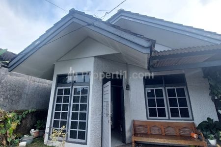 Dijual Rumah Depan Taman Komplek Permata Cimahi, Bandung Barat