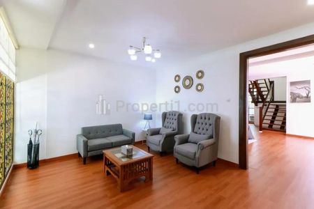 Dijual Rumah Villa Bagus Strategis Sayap Dago Bandung