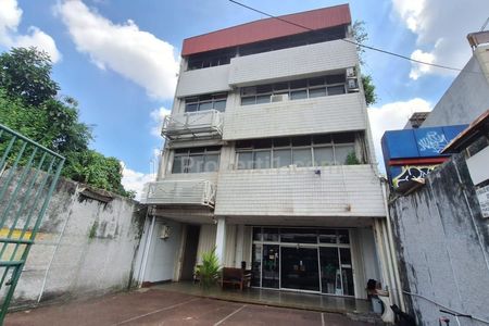 Dijual Gedung Ruko 4,5 Lantai di Area Jl Otista Raya, Jatinegara, Jakarta Timur, Lokasi Sangat Strategis dan Menguntungkan