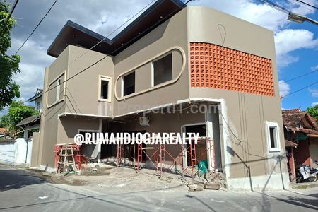 Jual Kost Eksklusif Baru 10 Kamar Full Furnish Proses Finishing di Jl. Kaliurang Km 7 Sleman Yogyakarta Dekat UGM, UNY, PAKUWON MALL