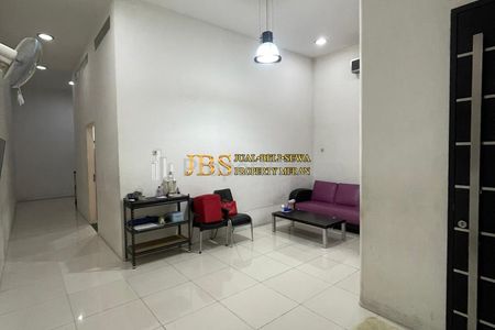 Dijual Rumah 3,5 Tingkat Kondisi Siap Huni Komplek Cemara Asri Medan Jalan Kiwi