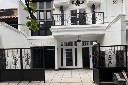 Dijual Rumah Baru Cinere Depok - Desain Classic Premium 200 m² Dekat RS Puri Cinere
