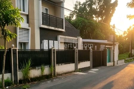 Jual Rumah Tinggal & Ruang Usaha Strategis di Tepi Jalan Utama Purwomartani Kalasan Sleman Yogyakarta  ‎
