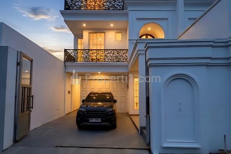 Dijual Rumah Baru dengan Private Poll di Tebet Jakarta Selatan