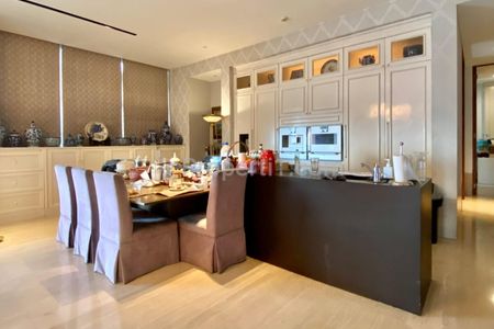 Dijual Cepat Apartemen 3BR Semi Furnished di The Residence at Dharmawangsa