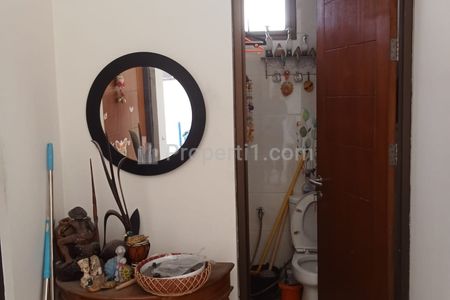 Disewakan Rumah LT 300 m2 di Harapan Indah, Bekasi, Jawa Barat Murah