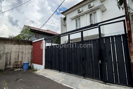 Dijual Rumah Tanah Luas di Logam Buah Batu Bandung