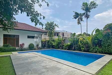 Disewakan Rumah Luas di Area Kemang Jakarta Selatan SSP406
