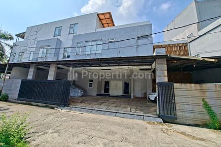 Dijual Rumah Kantor 3 Lantai Siap Pakai di Jalan Kartini Jakarta Pusat