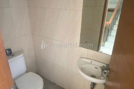 Disewakan Rumah Strategis di Setraduta Bandung