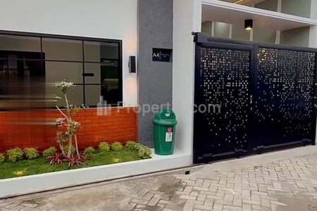 Dijual Rumah Komersial Insani Regency Made Lamongan, Jawa Timur