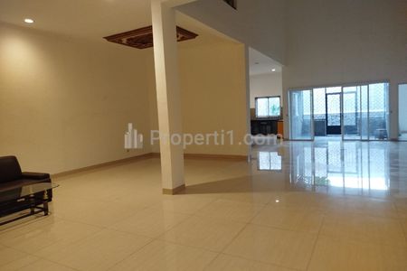 Disewakan Rumah dengan Lingkungan Aman Tenang dan Strategis di Cempaka Putih Jakarta Pusat