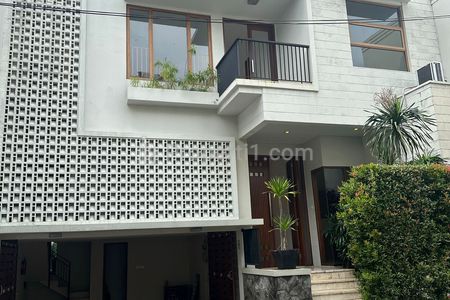 Disewakan Rumah 2 Lantai di Kemang, Jakarta Selatan
