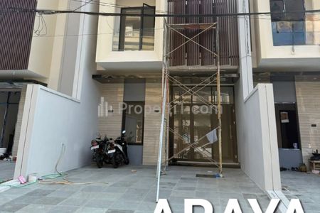 Dijual Rumah Araya 2 Galaxy Bumi Permai, Semolowaru, Surabaya - Hunian Modern Mewah, Spesial Row Jalan Lebar 3.5 Mobil, Dekat Raya Merr - 2 Milyaran