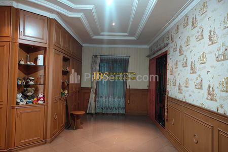 Dijual Rumah 2 Tingkat Kondisi Siap Huni Komplek Cemara Asri Jalan Palem