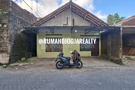 Jual Tanah Strategis Bonus Bangunan Area Kragilan Jl. Magelang km 4 Yogyakarta Dekat SKE, JCM, UTY, UGM